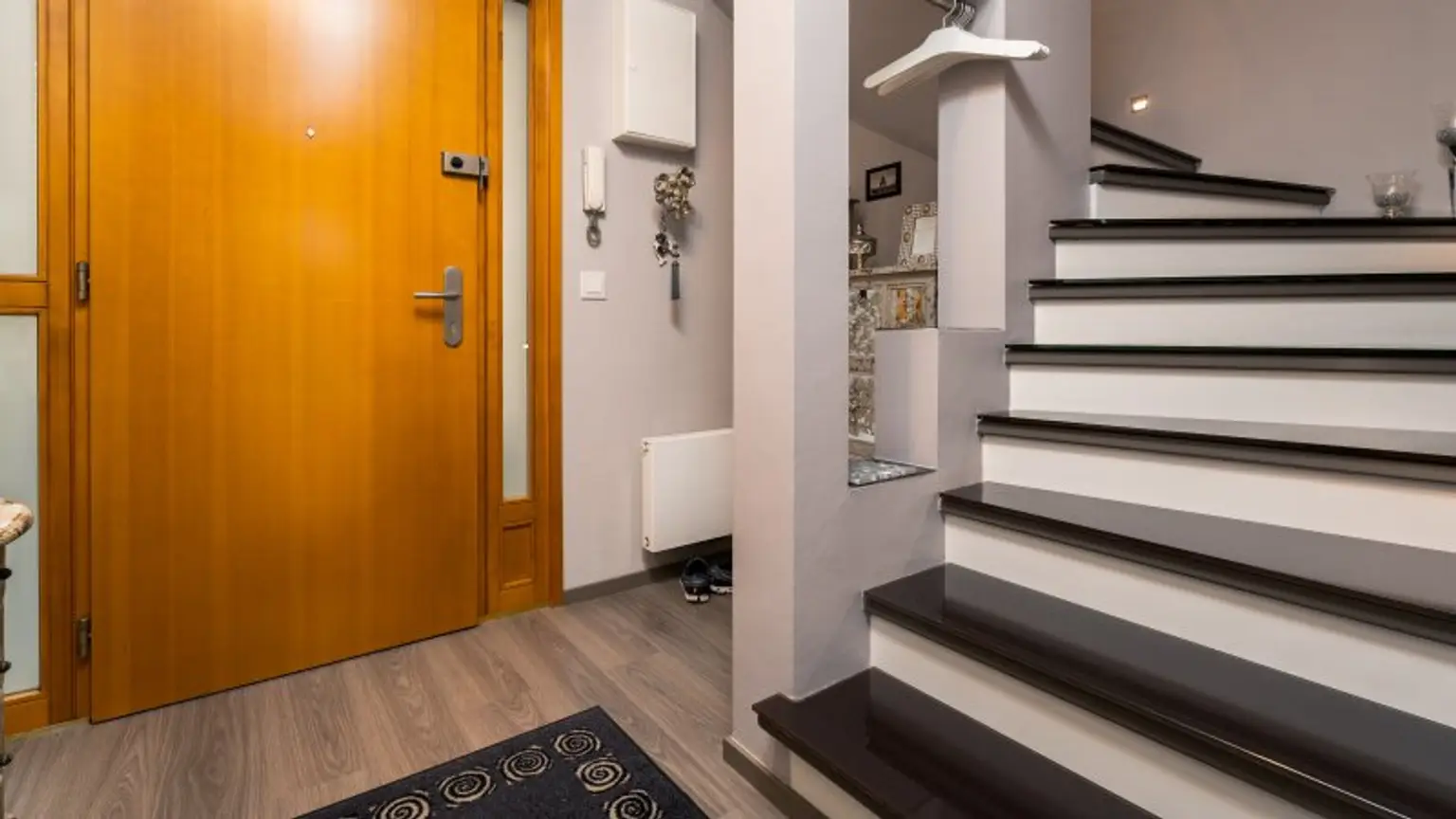 Wohnträume verwirklichen ! *Exklusive Maisonette-Wohnung mit Garten*