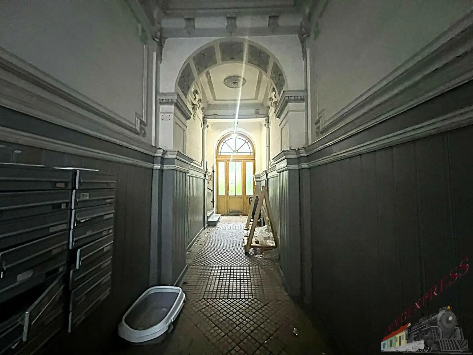 Zinshaus in Best-Lage mit bewilligtem Dachgeschoß-Zubau - perfektes Investment - Innenhof