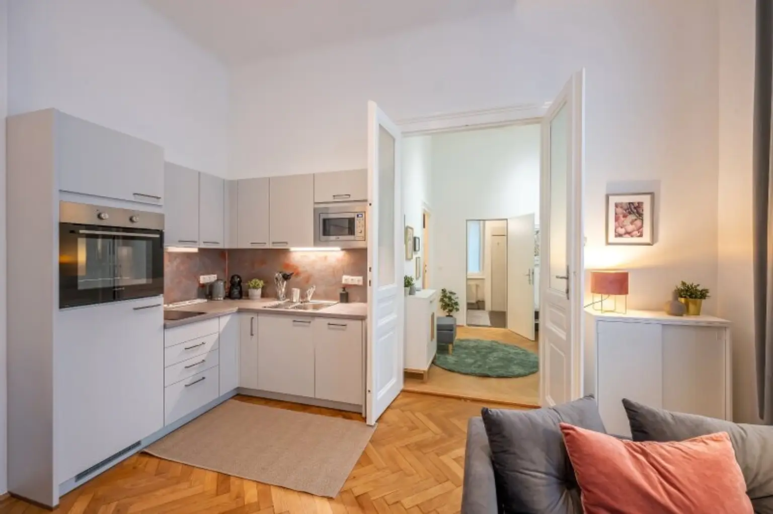 Altbau-Cityapartment komplett hofseitig & ruhig – sofort bezugsfertig | 3 Zimmer