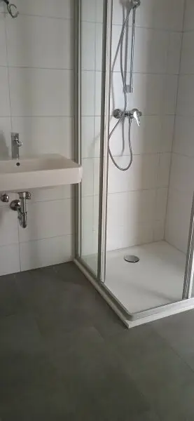 NEUBAU - ERSTBEZUG - Top 17 - Wunderschöne 2 Zimmerwohnung mit großem Balkon und eigenem Tiefgaragenplatz