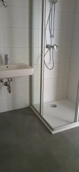 NEUBAU - ERSTBEZUG - Top 17 - Wunderschöne 2 Zimmerwohnung mit großem Balkon und eigenem Tiefgaragenplatz