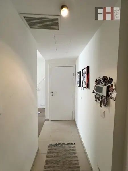 Neuwertige Dachgeschossmaisonette in Mariahilfer TOP-Lage, 2,5 Zimmer, 2 Terrassen Richtung Nord/West in ruhigen Innenhof!