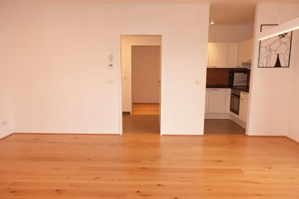 HOFSEITIGE 2 Zimmer BALKON-Neubauwohnung mit IDEALER Aufteilung - Nahe U6 Thaliastraße