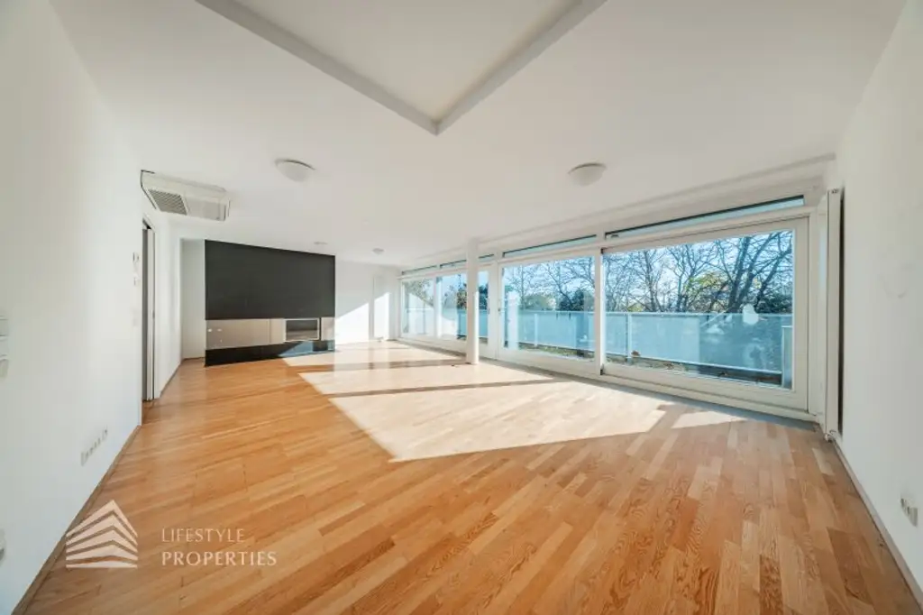 Wunderschöne 5 - Zimmer Wohnung mit Terrasse und Garten