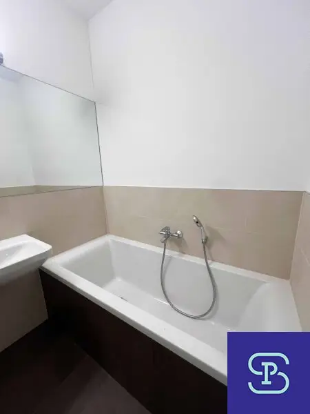 Badezimmer mit Wannenbad