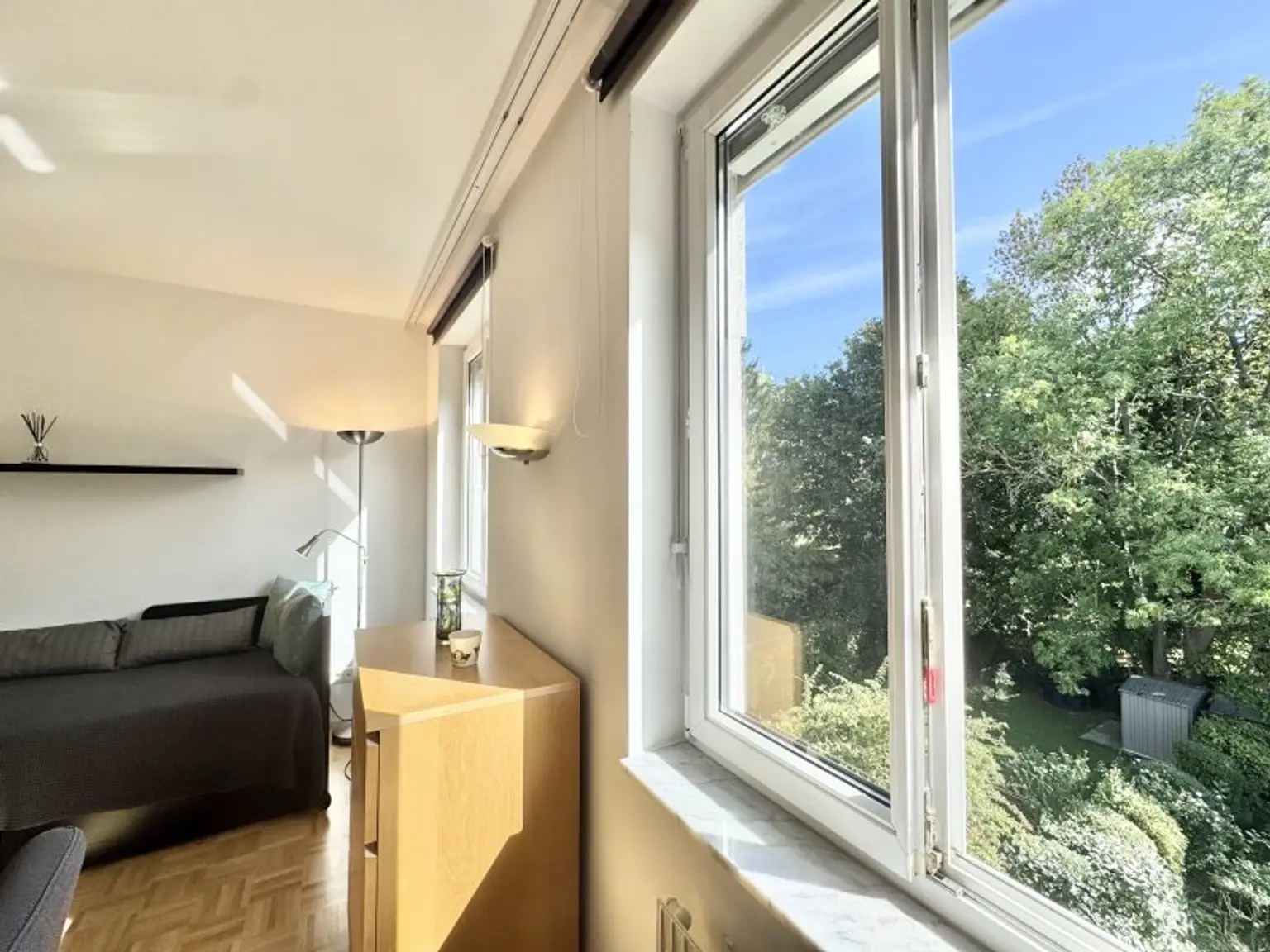Helles, vollmöbliertes Studio in Ober St. Veit | Garagenstellplatz im Haus