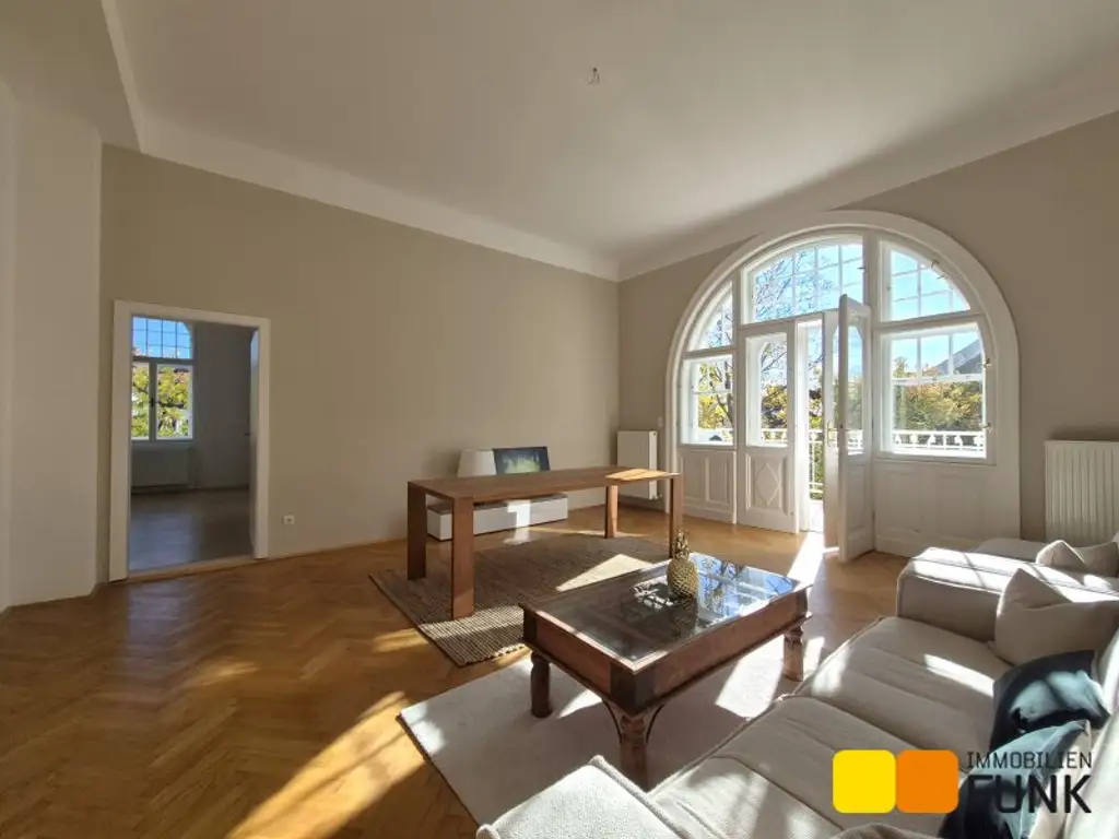 Herrschaftliche 5-Zimmerwohnung mit Balkon