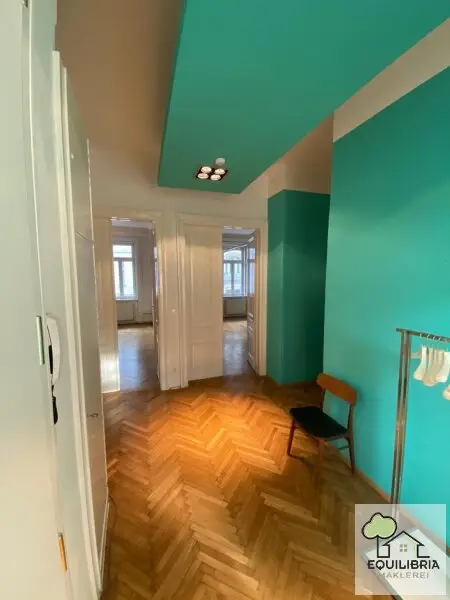 MODERNES ALTBAUBÜRO IN ZENTRALER LAGE