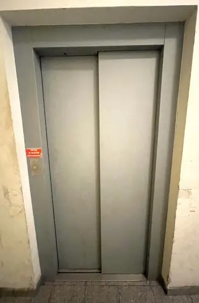 Große 1-Zimmer-Wohnung mit 58 m2, 1. Stock mit Lift! Zentrale Lage!
