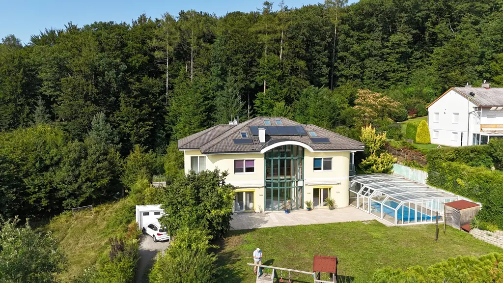 "Traumvilla mit Fernblick!"