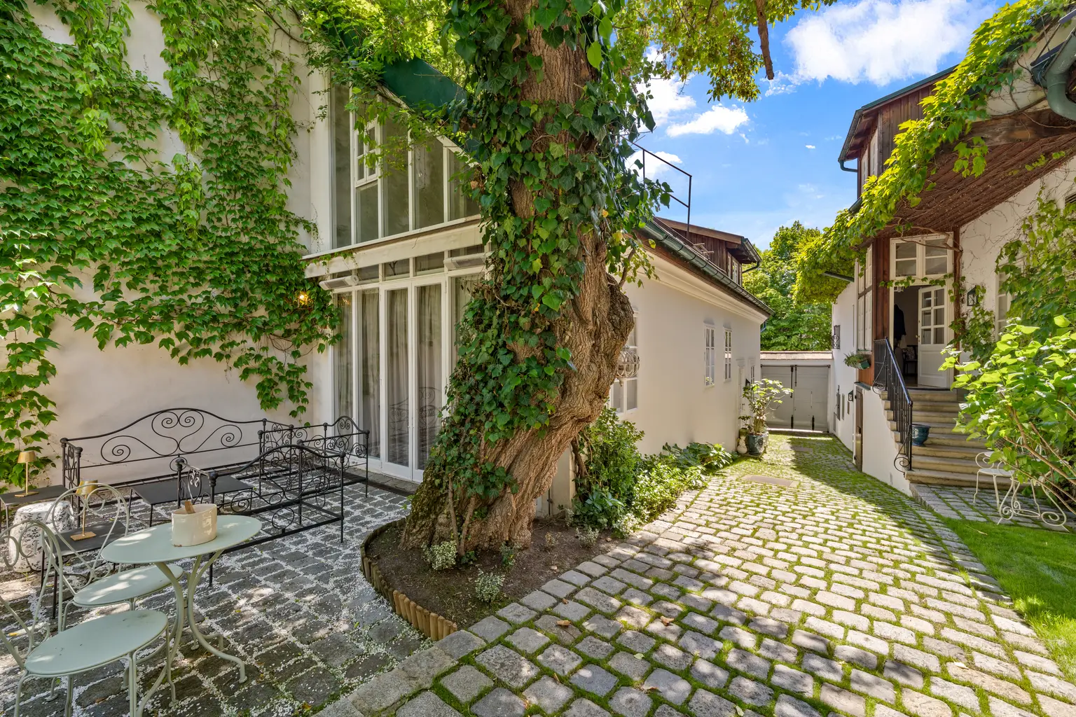 Geschmackvolles Architektenhaus mit Garten in bester Döblinger Lage