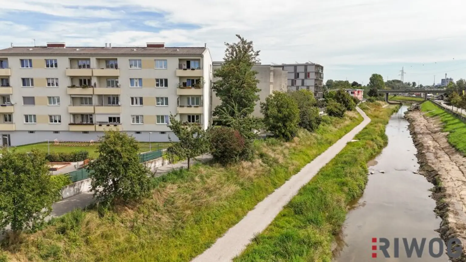 Wohnung für 3er-STUDENTEN-WG mit AUßENFLÄCHE, 4 Zimmer