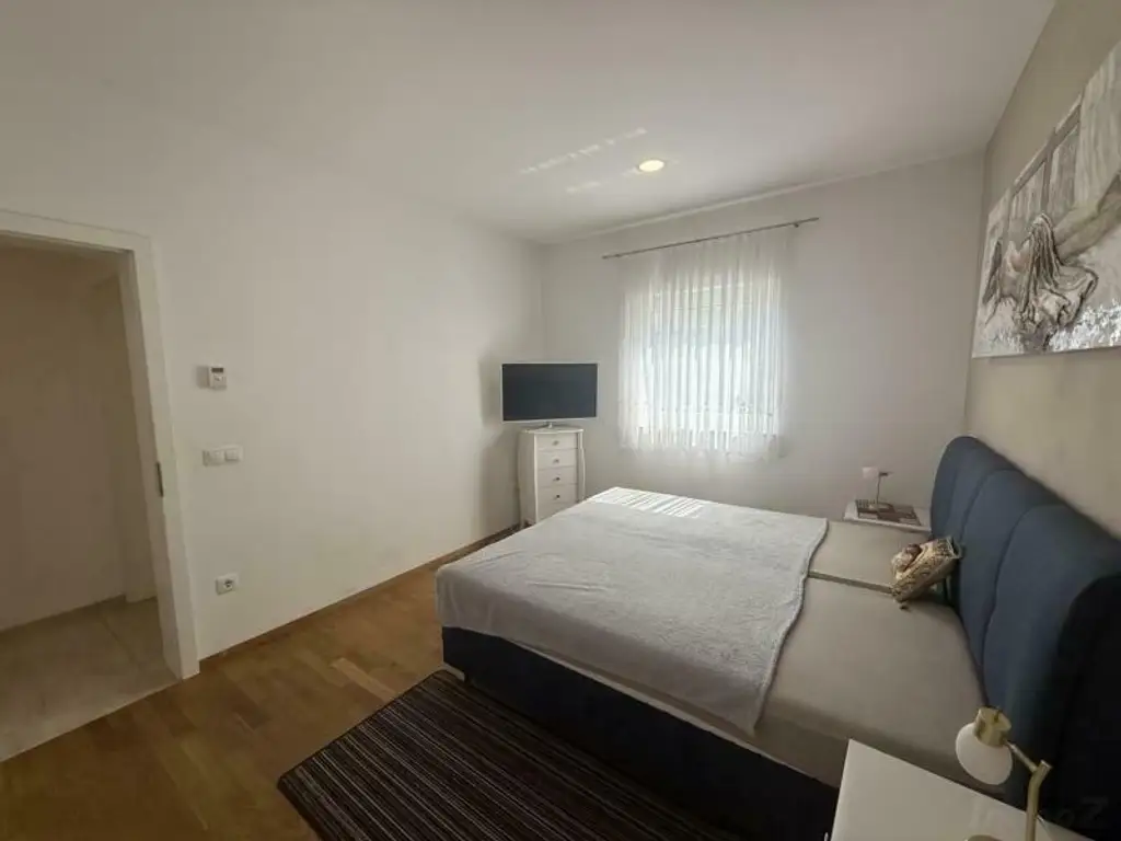 *** Eleganter und stilvoller Bungalow in begehrter Siedlungslage *** unmittelbare Nähe zur Stadt Feldbach ***