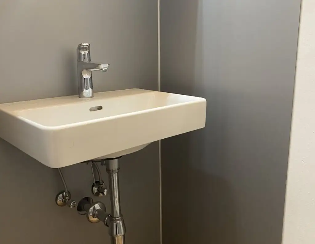 Dachgeschosswohnung für 1-2 Personen - Für Raucher geeignet - Heizung inklusive - ab 1. September