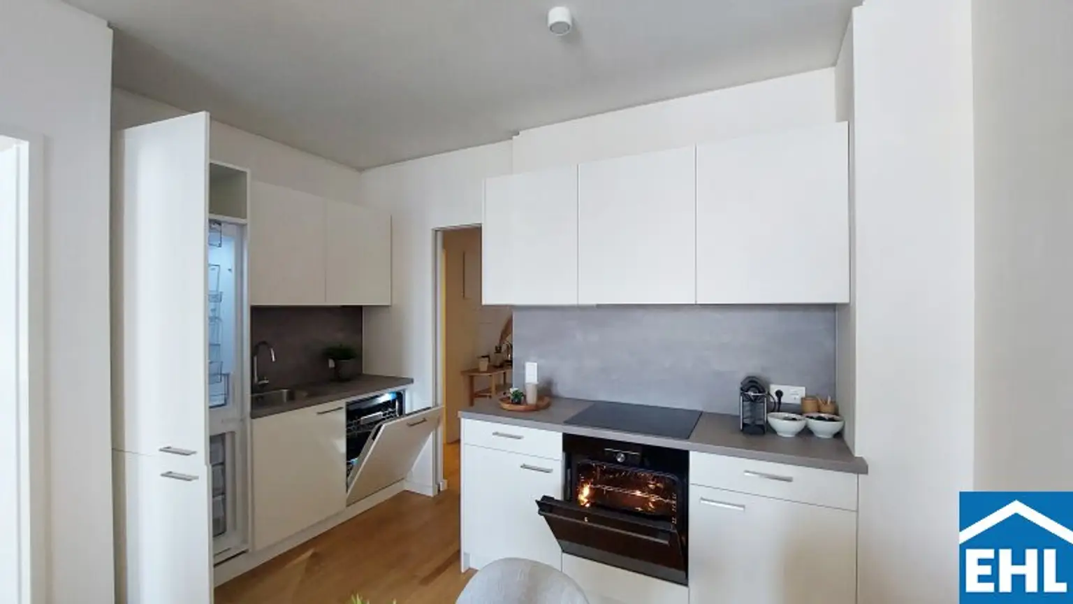 Exklusive 2-Zi.-Wohnung mit Loggia & Sauna bei der U1