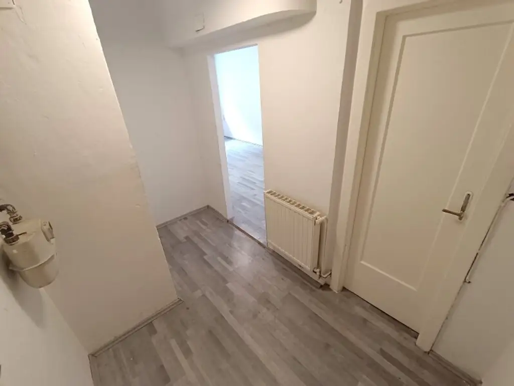 Paket für Sanierer! 3 Wohnungen + Lagerfläche zum Schnäppchenpreis - U3 Ottakring in 10 Minuten fußläufig erreichbar! Richtwertmietzins!