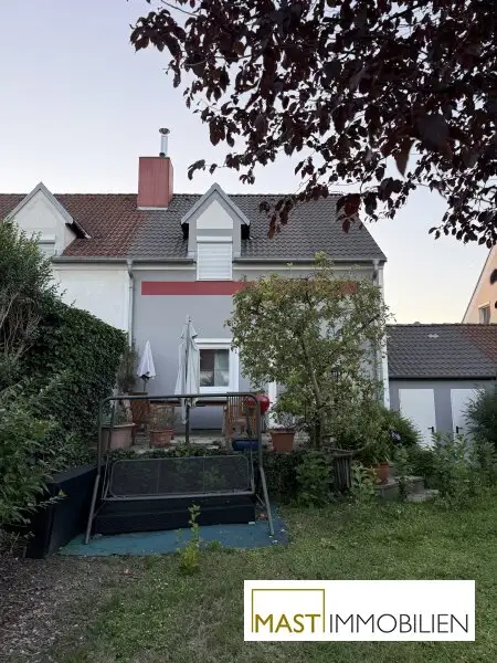Traumhafte Doppelhaushälfte in absoluter Ruhelage – Perfekt für Jungfamilien!