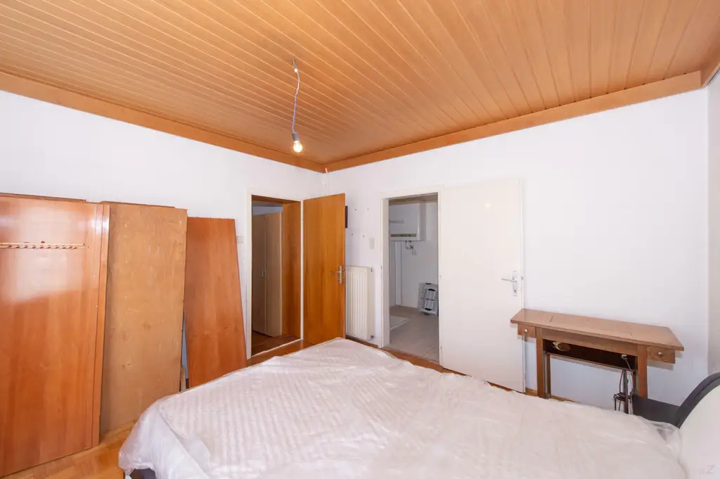 Großzügiges Einfamilienhaus mit viel Platz, hohem Potenzial und hoher Bebauungsdichte – Ideal für Familien oder Investoren