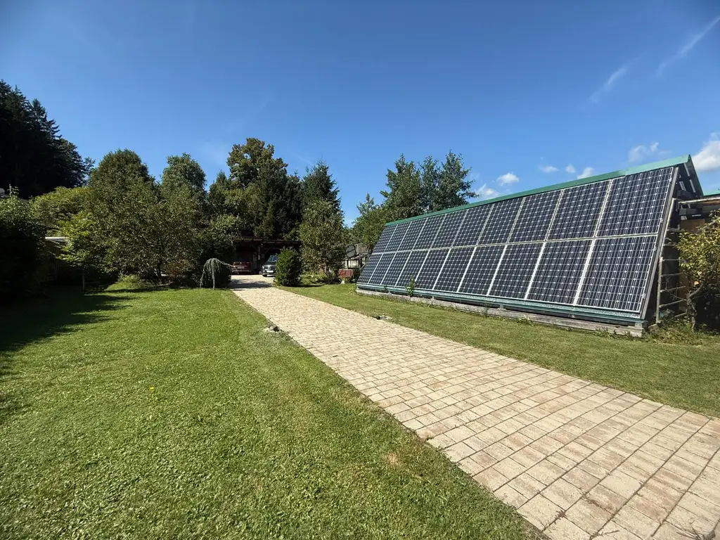 *** kleines gemütliches, möbliertes Häuschen mit Gartenparadies in der Waldrandsiedlung, mit Photovoltaik, Brunnen, Sauna, Garage, Carport,….. ***