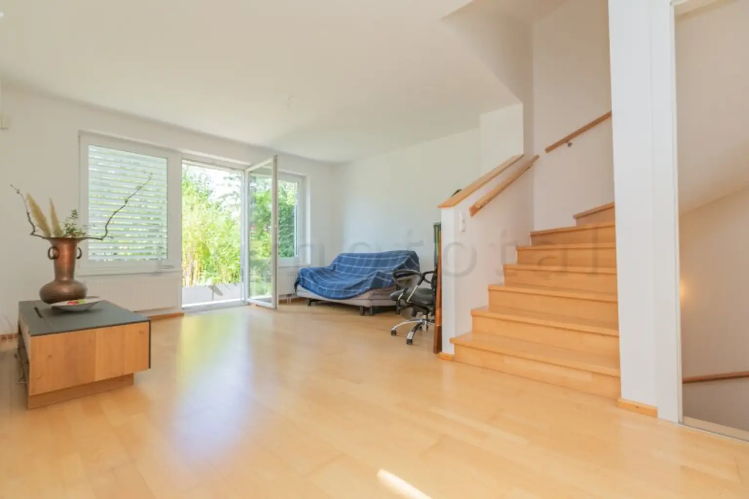Sonnige moderne Doppelhaushälfte mit wunderschönem Garten