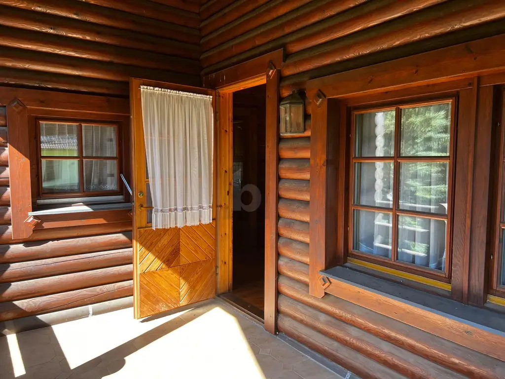 CHARMANTES BLOCKHAUS IN EXKLUSIVER LAGE