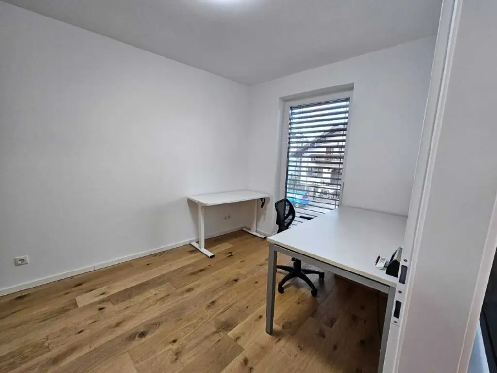 Erstbezug! Moderne, vollmöblierte 2-Zimmer-Wohnung mit Balkon, Top-Infrastruktur & hellen Räumen in 1210 Wien