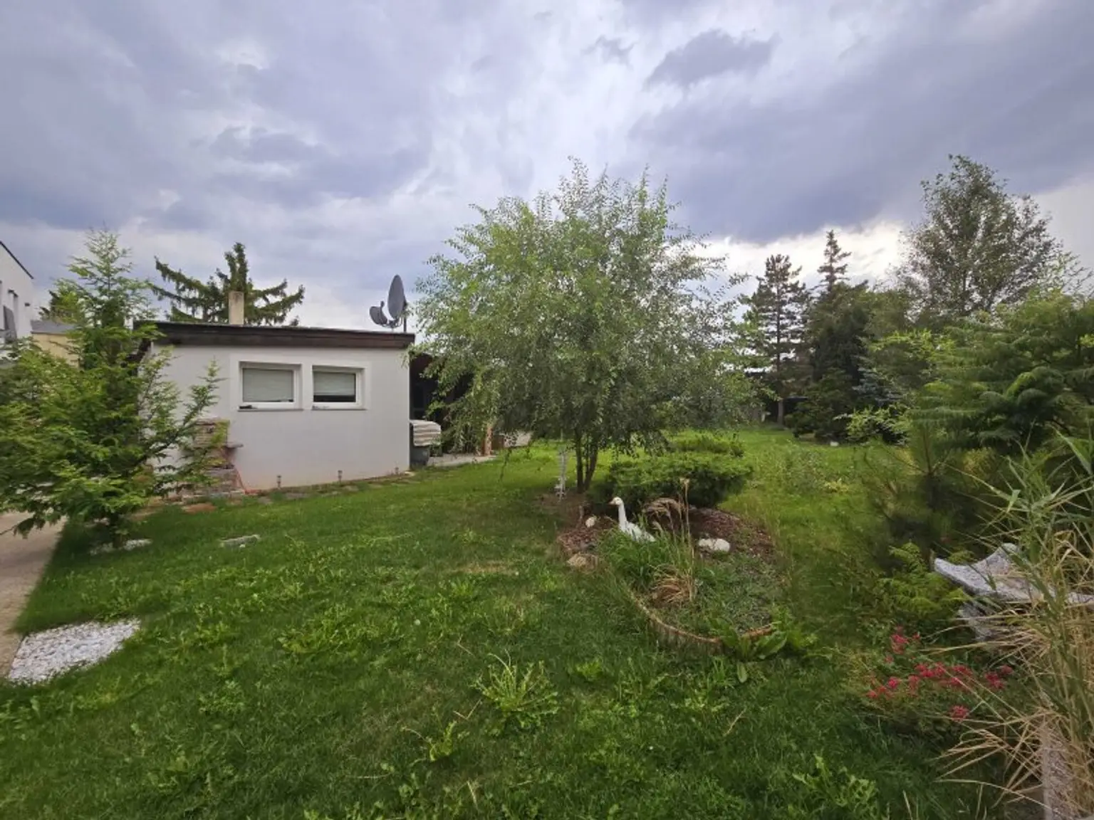 Charmantes Einfamilienhaus 125m² wohnfl. mit 791m²  Garten und überdachte Terrasse und Kaminanschluss in Leobersdorf – S-Bahn in der Nähe!