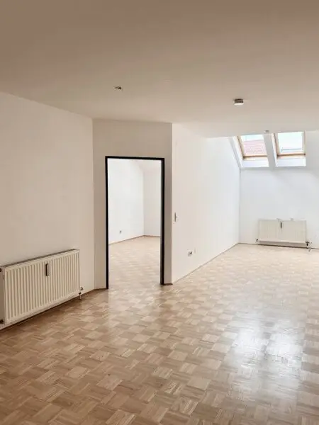 Moderne Zwei-Zimmer-DG-Wohnung im historischen Stadtzentrum Klagenfurts
