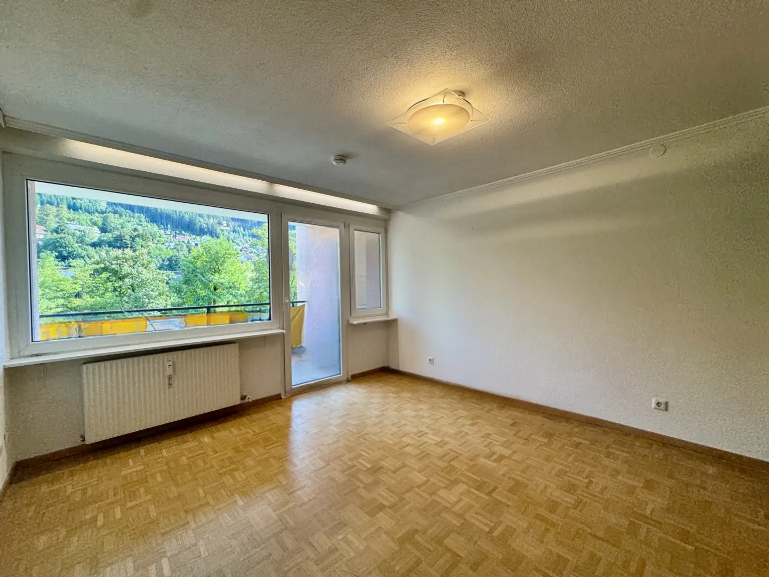 97 m² Dachgeschosswohnung mit Balkon & Tiefgarage