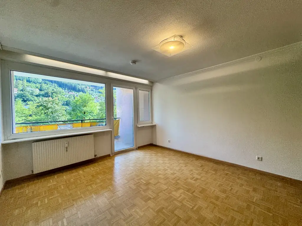 97 m² Dachgeschosswohnung mit Balkon & Tiefgarage