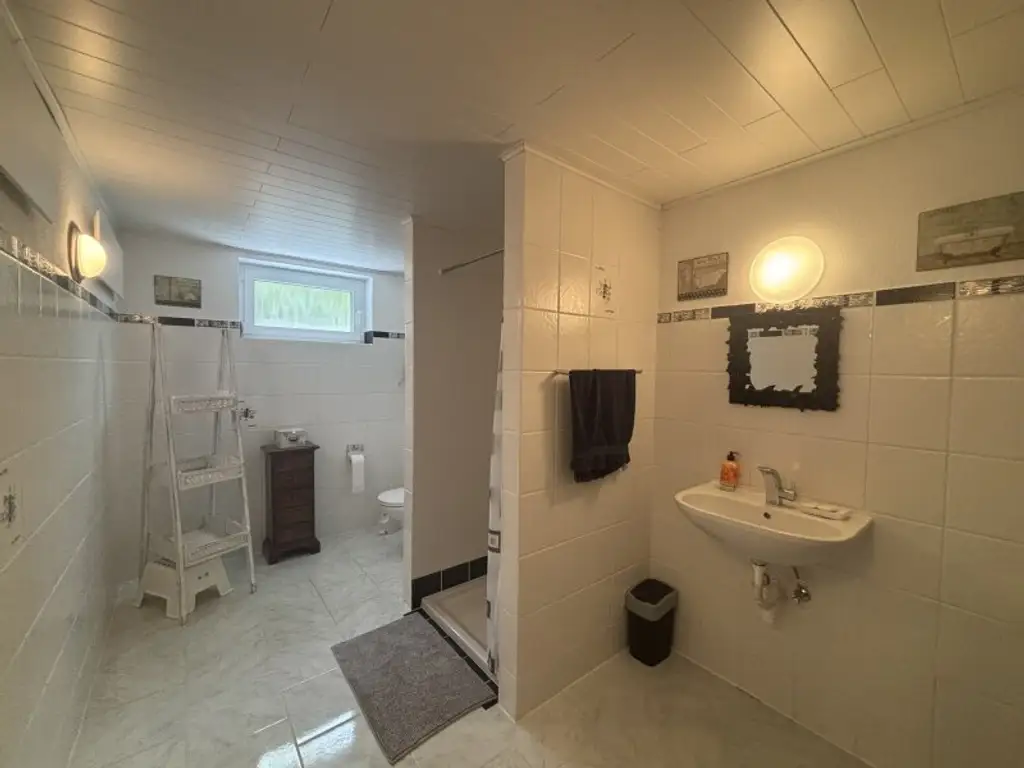 Luxus und Wohlbefinden - Traumvilla mit uneinsehbarem Garten in Grünlage
