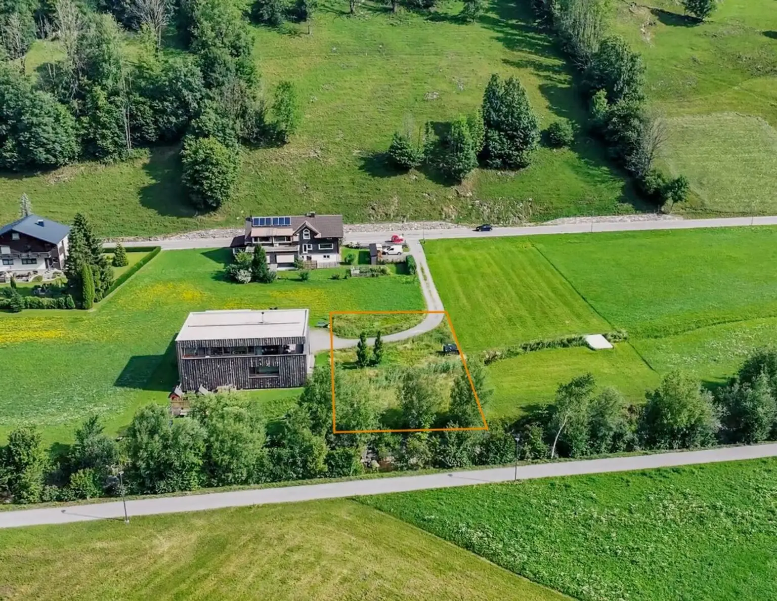 Reuthe: Naturidylle - Ruhiges Grundstück am Bach