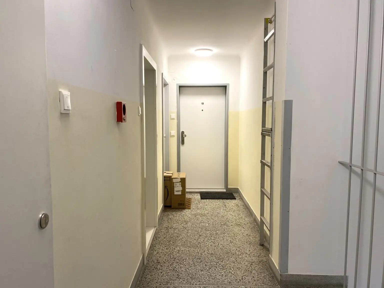Frisch sanierte DG-Wohnung nahe AKH/U6