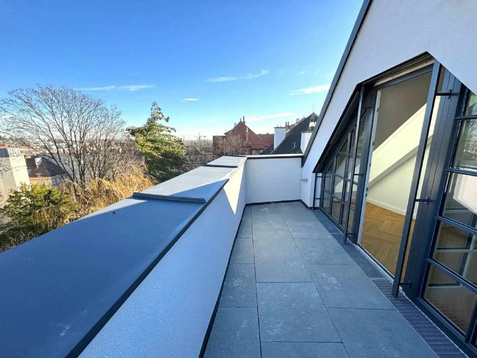 Stilvolle Dachmaisonette mit 3 Terrassen in neu errichteter Stilvilla + Garage 1180 Wien