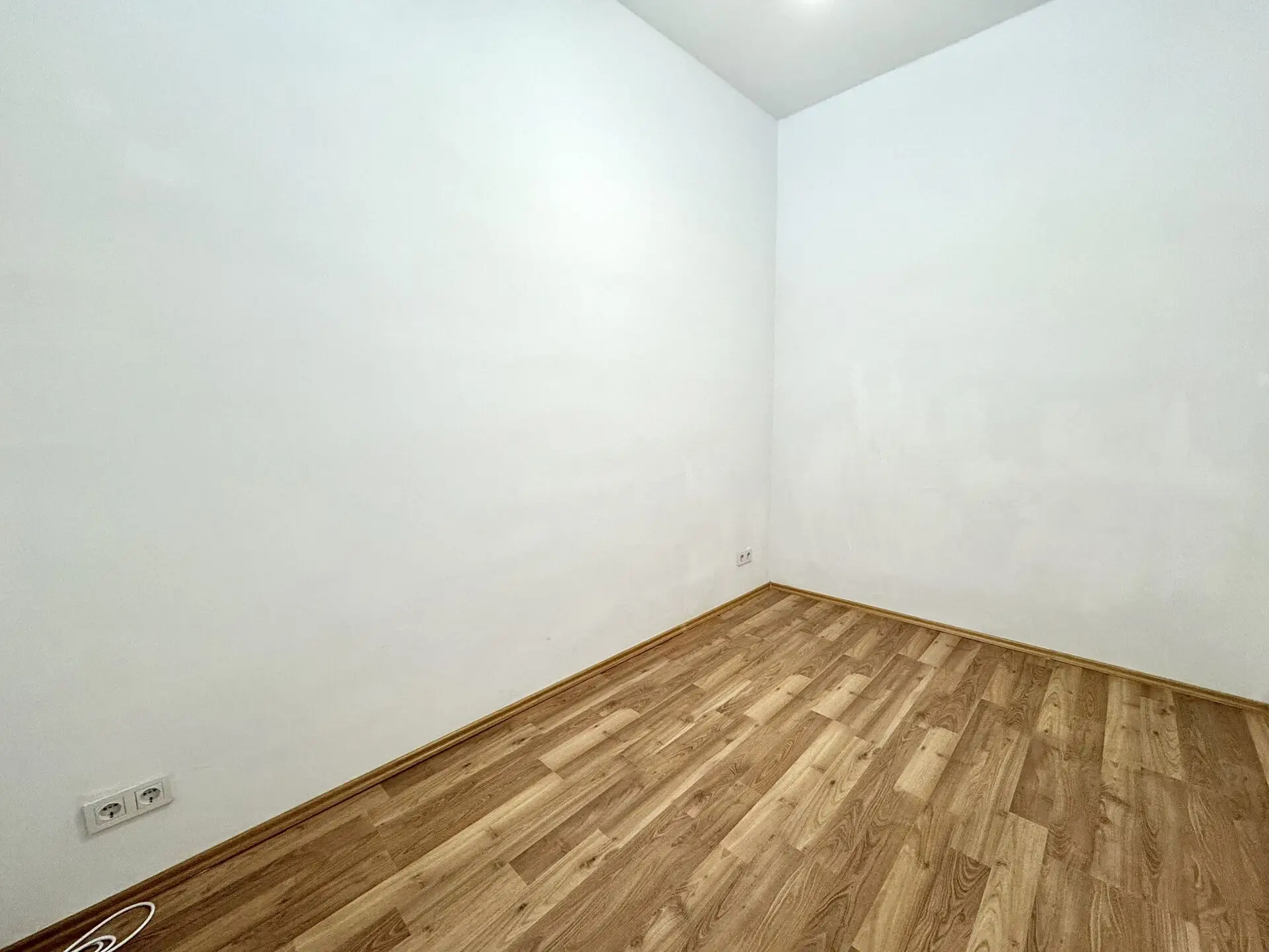 20251118_102953955_iOS