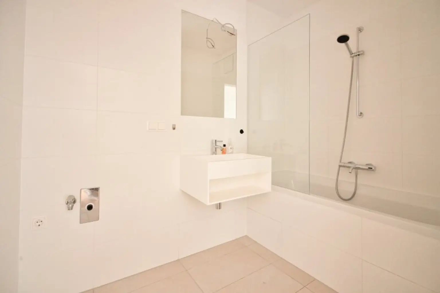 Neubau mit Style – 4-Zimmer-Wohnung mit Terrasse, Balkon & WG-Potenzial