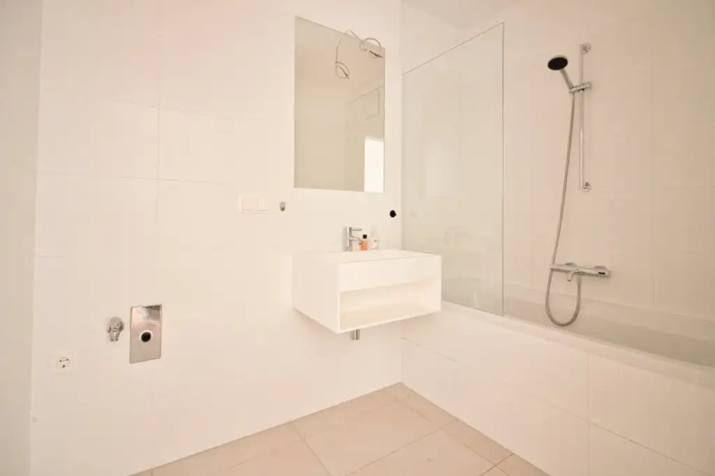 Neubau mit Style – 4-Zimmer-Wohnung mit Terrasse, Balkon & WG-Potenzial