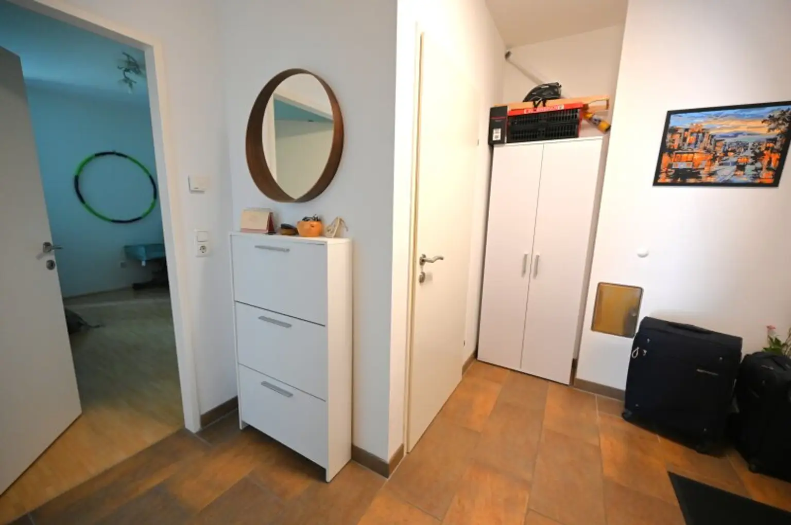 Helle Wohnung mit Balkon in den grünen Innenhof & Tiefgaragenplatz