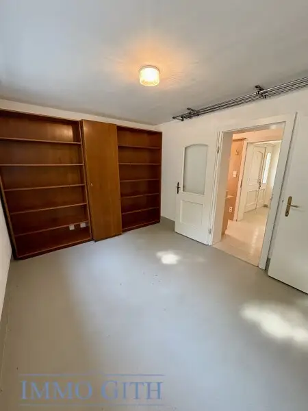 GROSSZÜGIGE DOPPELHAUSHÄLFTE IN GRÜNRUHELAGE MIT WIENBLICK IN MARIA ENZERSDORF ZU MIETEN!