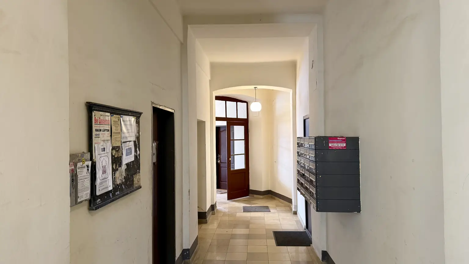 Sanierungsbedürftige Altbauwohnung I Kolonitzplatz