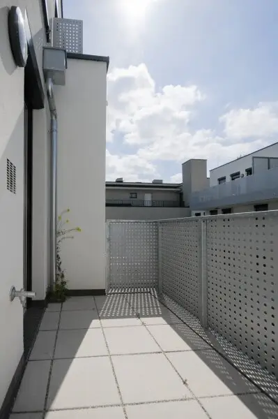 SCHÖNE 2-ZIMMER-WOHNUNG MIT SÜD-BALKON IM ERSTBEZUG