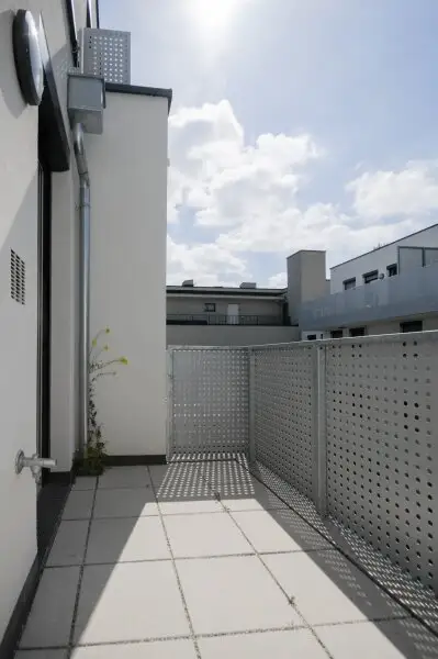 SCHÖNE 2-ZIMMER-WOHNUNG MIT SÜD-BALKON IM ERSTBEZUG
