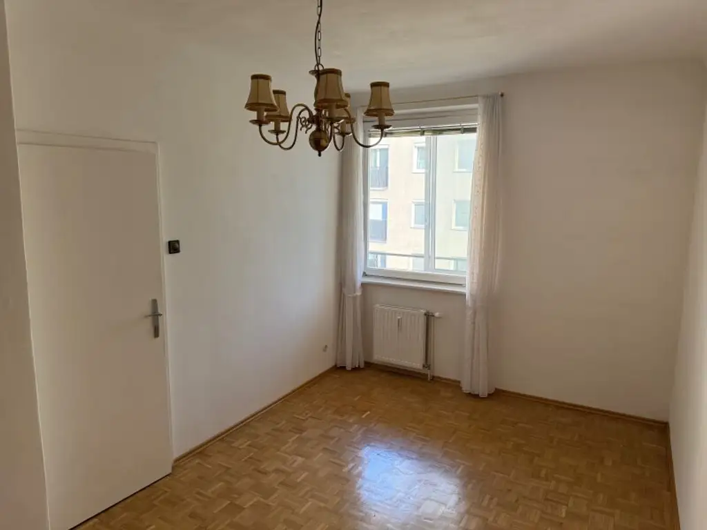Hofmannsthalgasse (gegnüber Village im Dritten): 2-Zimmer-Neubau mit verglaster Loggia (ca. 60 m2), mit Klima & sep. Küche!