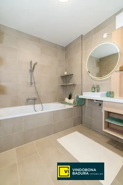 Wohnjuwel in Hietzing: Großzügige 5-Zimmer Wohnung mit Balkonterrassen, Fernblick & Garagenplatz