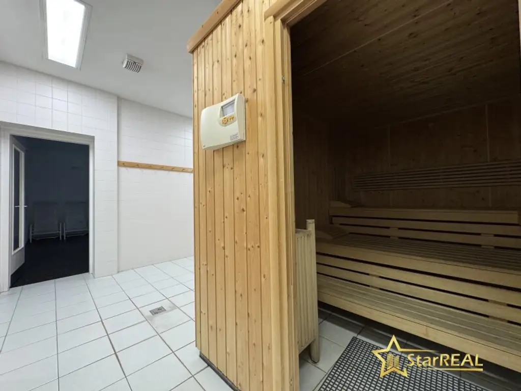 20. STOCK! TOP-WOHNUNG IM DELUGAN MEISSL TOWER. GARAGENPLATZ VORHANDEN. Sauna und Fitnessraum im Haus.