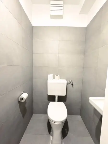 NEU! ERSTBEZUG nach Sanierung! Geräumige 2-Zimmer Dachgeschosswohnung in 1200 zu vermieten!
