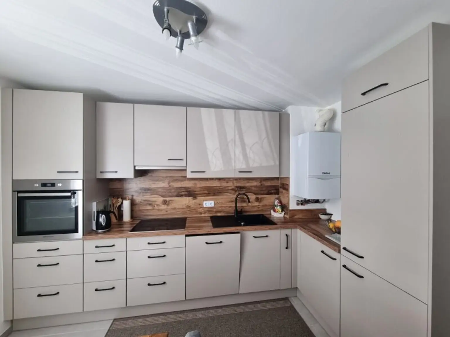 Bereit für den Einzug - Zentrale 3-Zimmer-Wohnung mit separater Küche - Ideal für Familien oder WGs!