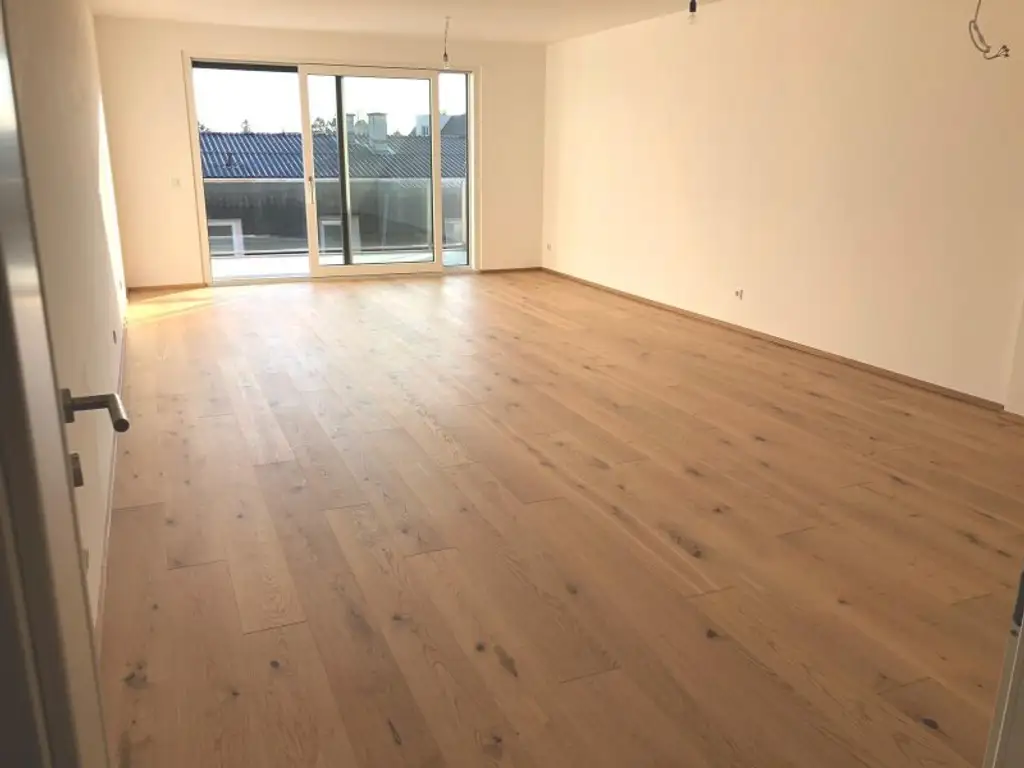 Moderne Anlegerwohnung mit Loggia und Tiefgaragenplatz