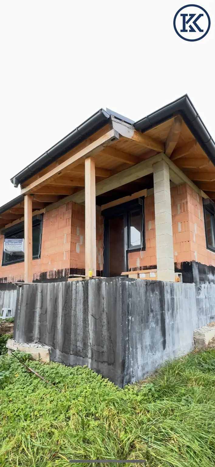 Charmanter Bungalow im Rohbau