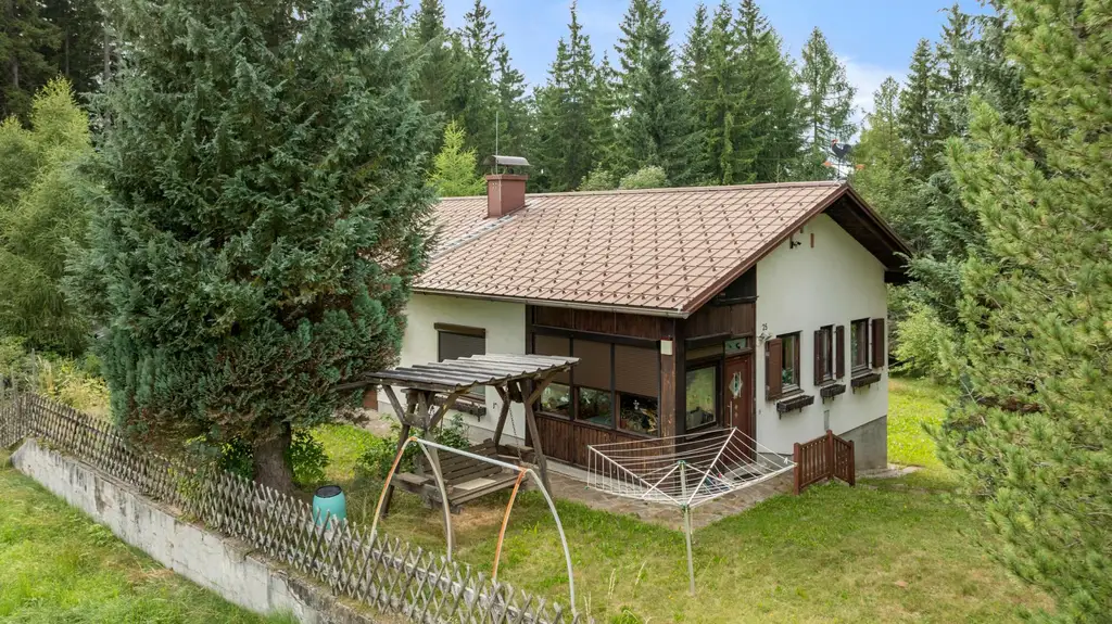 Alleinlage trifft Lebensqualität: Gemütliches Haus mit großem Grundstück inmitten der Natur